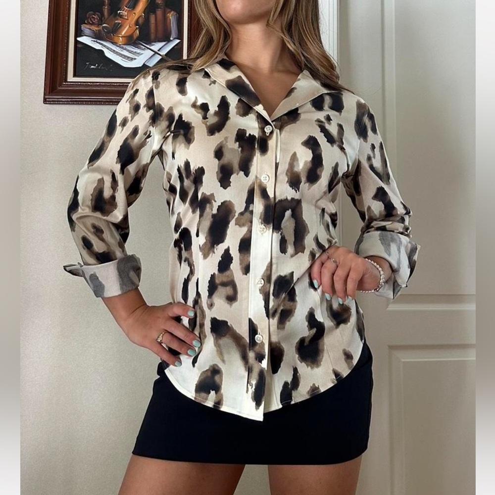 Paperwhite cheetah pattern button up
